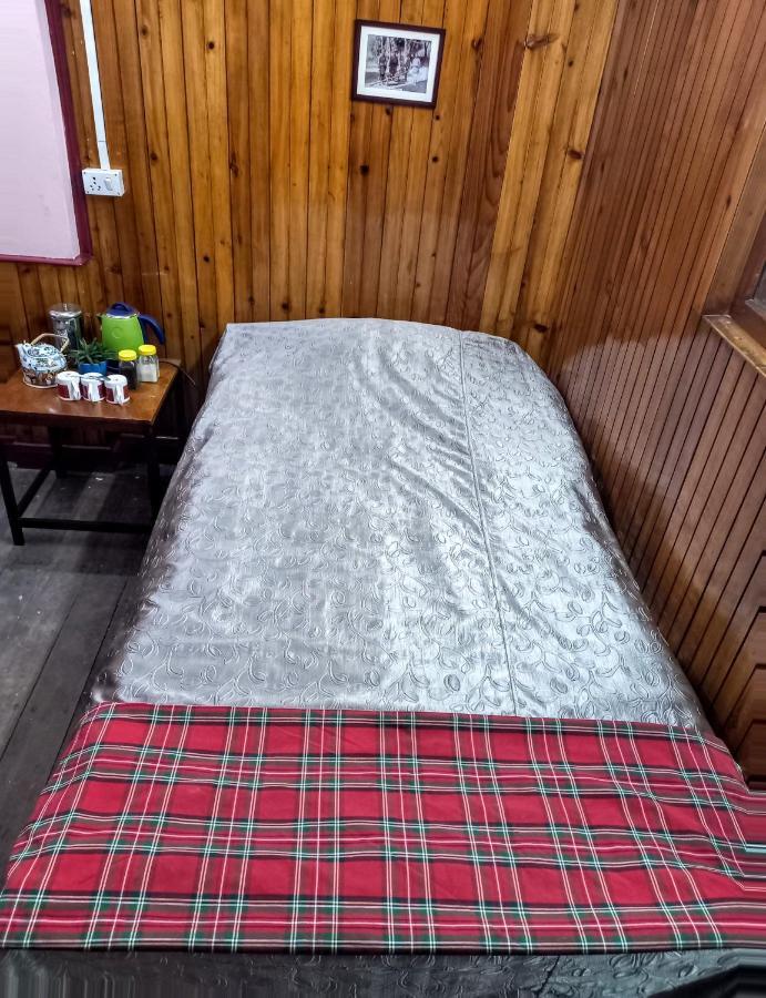 דרג'ילינג West Point Backpackers Hostel מראה חיצוני תמונה